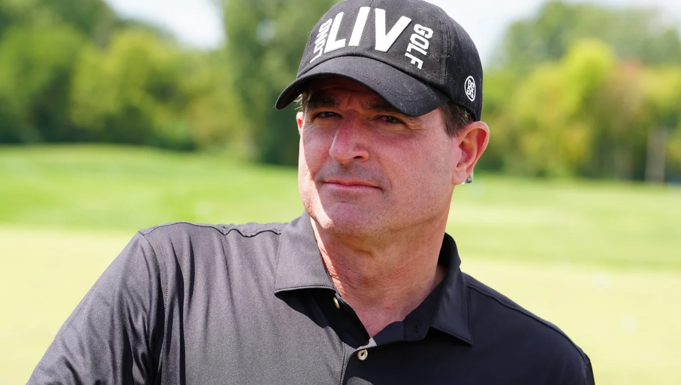 Šéf LIV Golf Scott O’Neil letos dostal na bonusech přes devět milionů dolarů (cca 191 mil. Kč)