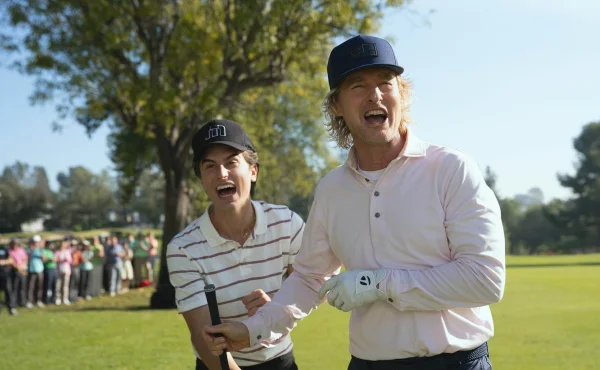 Owen Wilson na Rivieře málem zahrál eagle. Jeho golfový seriál Stick se vrací