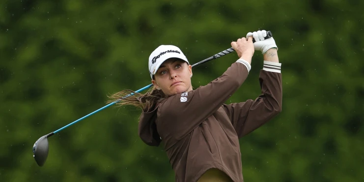 Charley Hull v bikinách a bez zábran! Na Ibize málem skončila s tetováním na čele