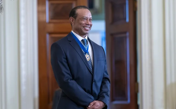 Tiger Woods znovu ukázal svůj švih. Golfový svět vyhlíží jeho velký návrat