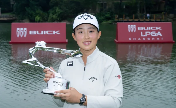 Žačka předčila svou mentorku! Yin v Šanghaji oslavila sedmý titul na LPGA Tour