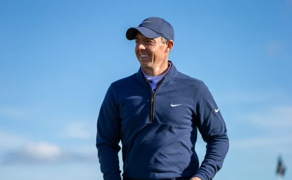 Rory McIlroy jako realitní magnát. Má nové sídlo, ale to staré nechce opustit