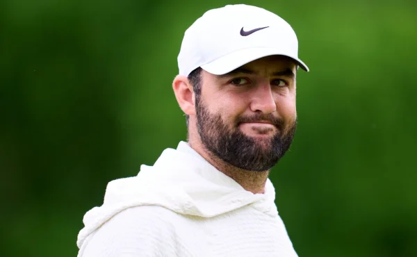 Scheffler dominuje. Na BMW Championship zahrál chip-in a má páté vítězství v sezoně