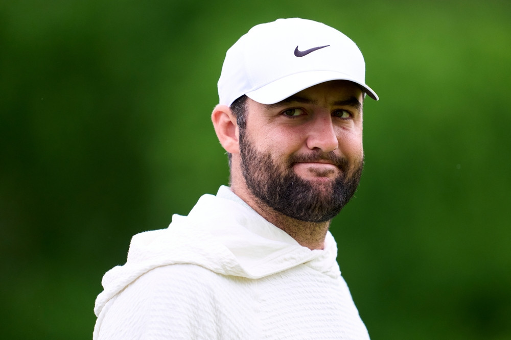 Scheffler dominuje. Na BMW Championship zahrál chip-in a má páté vítězství v sezoně