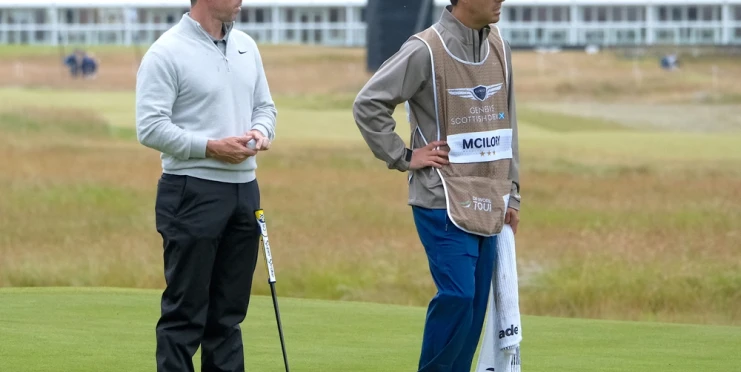 Byl to risk, ale vyplatil se. Rory McIlroy má za caddieho kamaráda