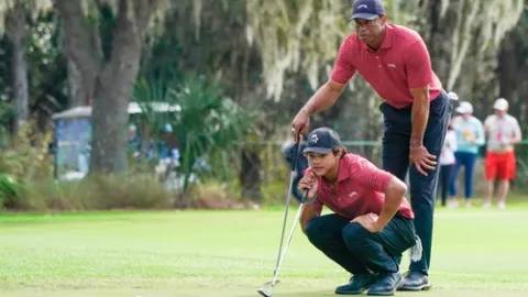 Na mě se nedívej, uč se od McIlroye radí legendární Tiger Woods svému synovi