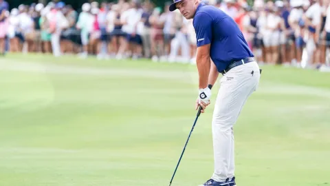 Trefil neuvěřitelnou ránu a přišel kvůli tomu o Bentley. Bryson DeChambeau baví internet