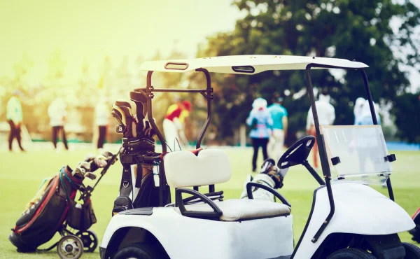 Dvě piva denně a půl milionu kroků: Tajemství nejstaršího caddieho Joea Meindla